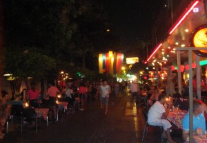 Bangkok Rambuttri Road am Abend